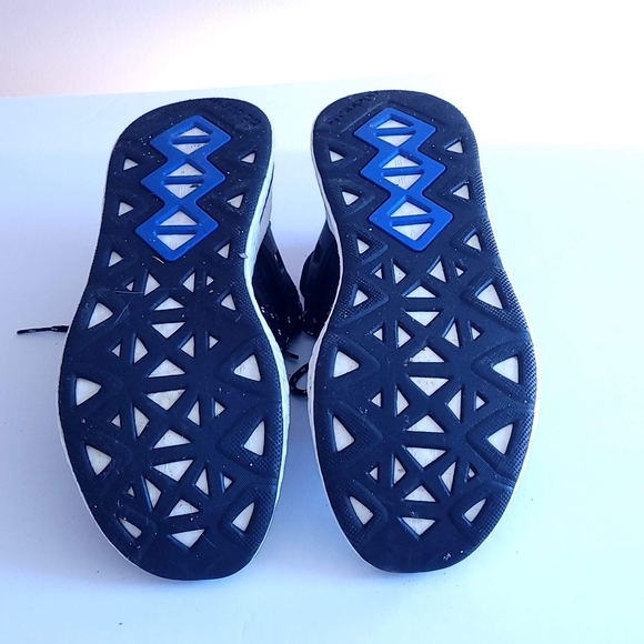 Adidas Flyknit Sneakers size 9 - Picture 4 of 8